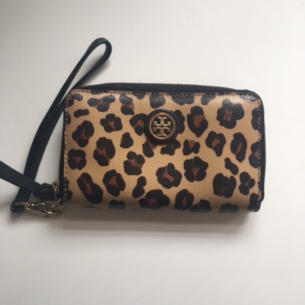 Tory Burch well loved Leopard Smartphone Wristlet